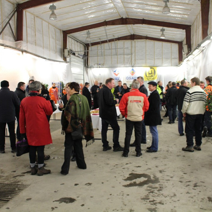 Fordrykkur í verkstæðisskemmu