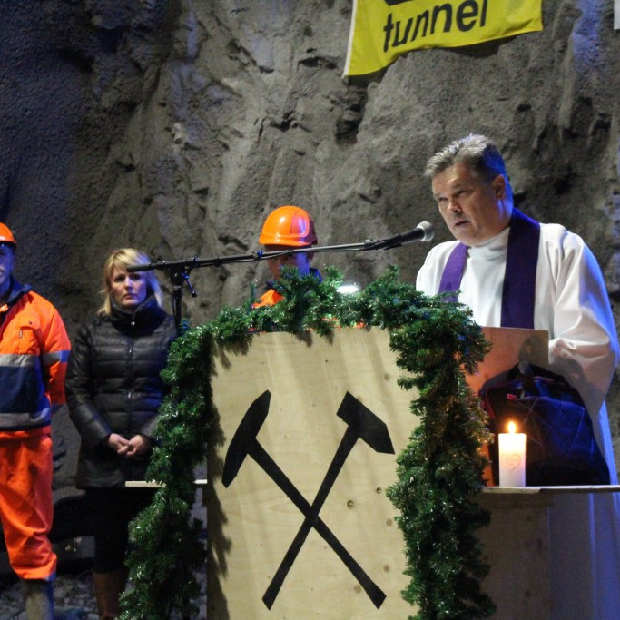 Svavar Alfreð prestur rakti sögu heilagrar Barböru og fór með bænir