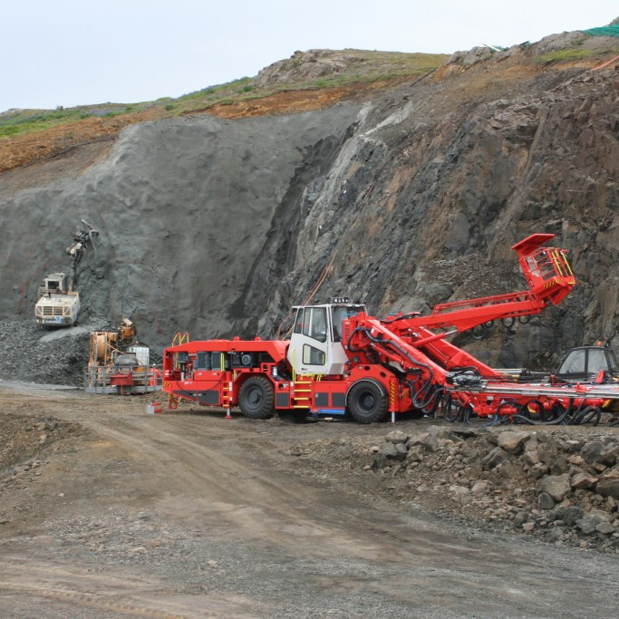 Nýr bor mættur á verkstað 1.7.2013