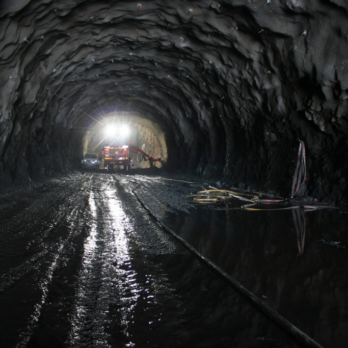 göng ca. 100m þann 19.7.2013