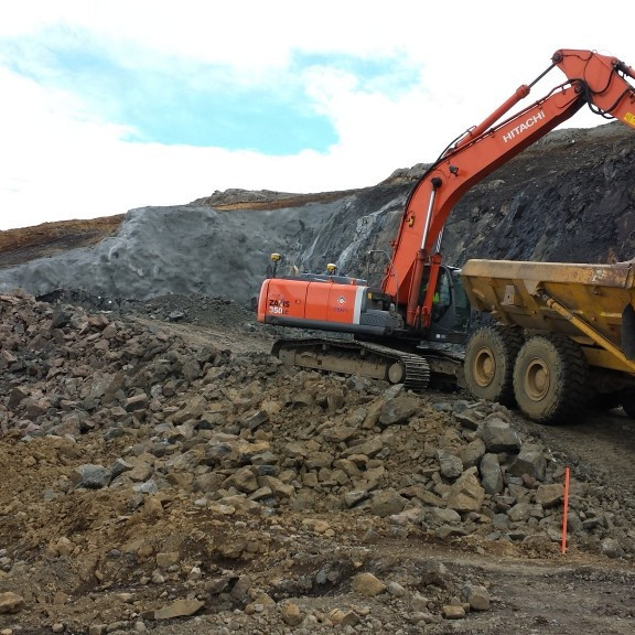 sprengt efni flutt burt úr forskeringu 29.5.2013