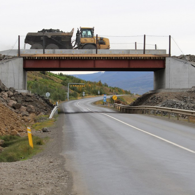 allt efni úr göngunum fer á fyllingarsvæði vestan við þjóðveg 1