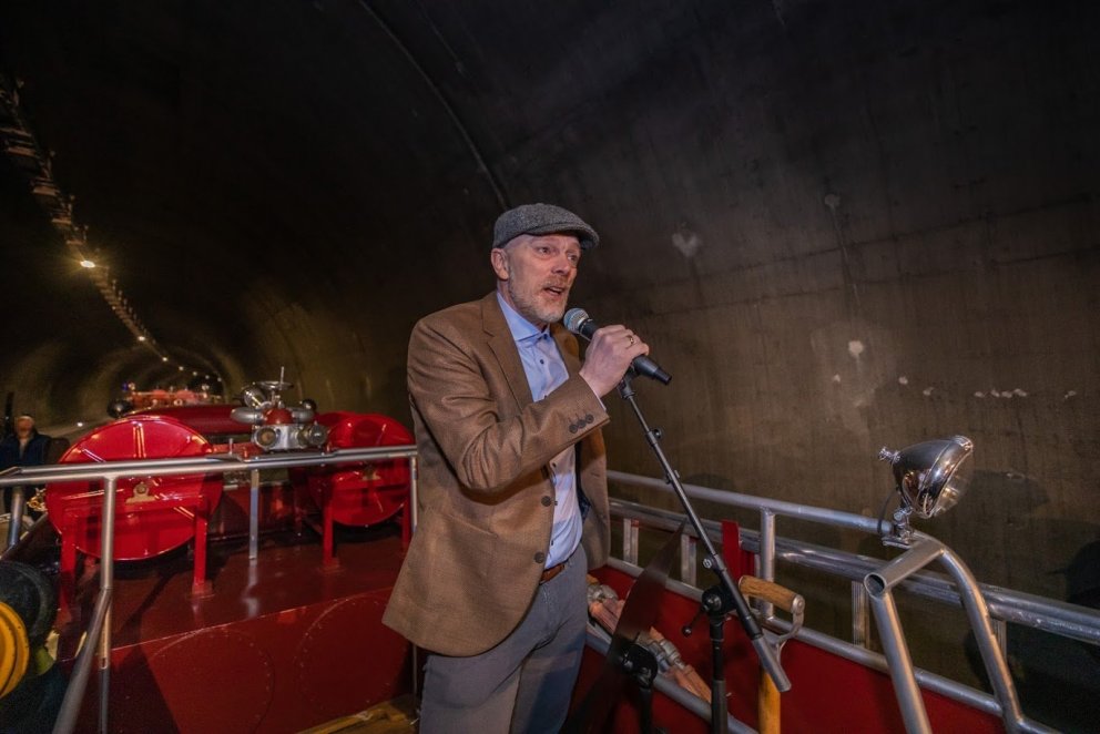 Hilmar Gunnlaugsson, stjórnarformaður Vaðlaheiðarganga hf., flytur ávarp við vígslu Vaðlaheiðarganga…