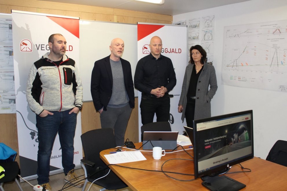 Á fréttamannafundinum í dag. Frá vinstri: Valgeir Bergmann, framkvæmdastjóri Vaðlaheiðarganga hf., H…