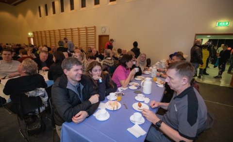 Frá fjölmennu kaffisamsæti í Valsárskóla á Svalbarðsströnd 12. janúar sl. í tilefni af formlegri opn…