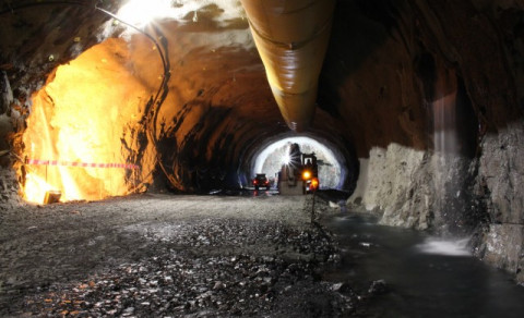 Vatnsæð í Vaðlaheiðargöngum (mynd VB)