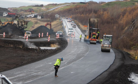 Grenivíkurvegur malbikaður